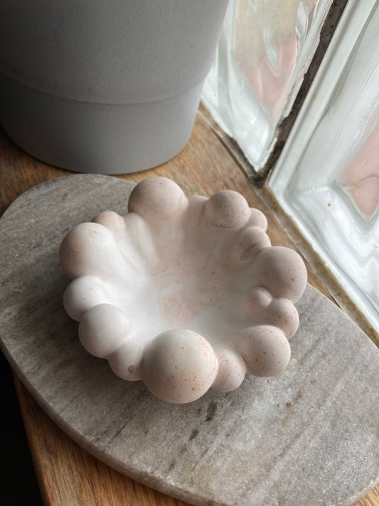 FORMA I peach & white